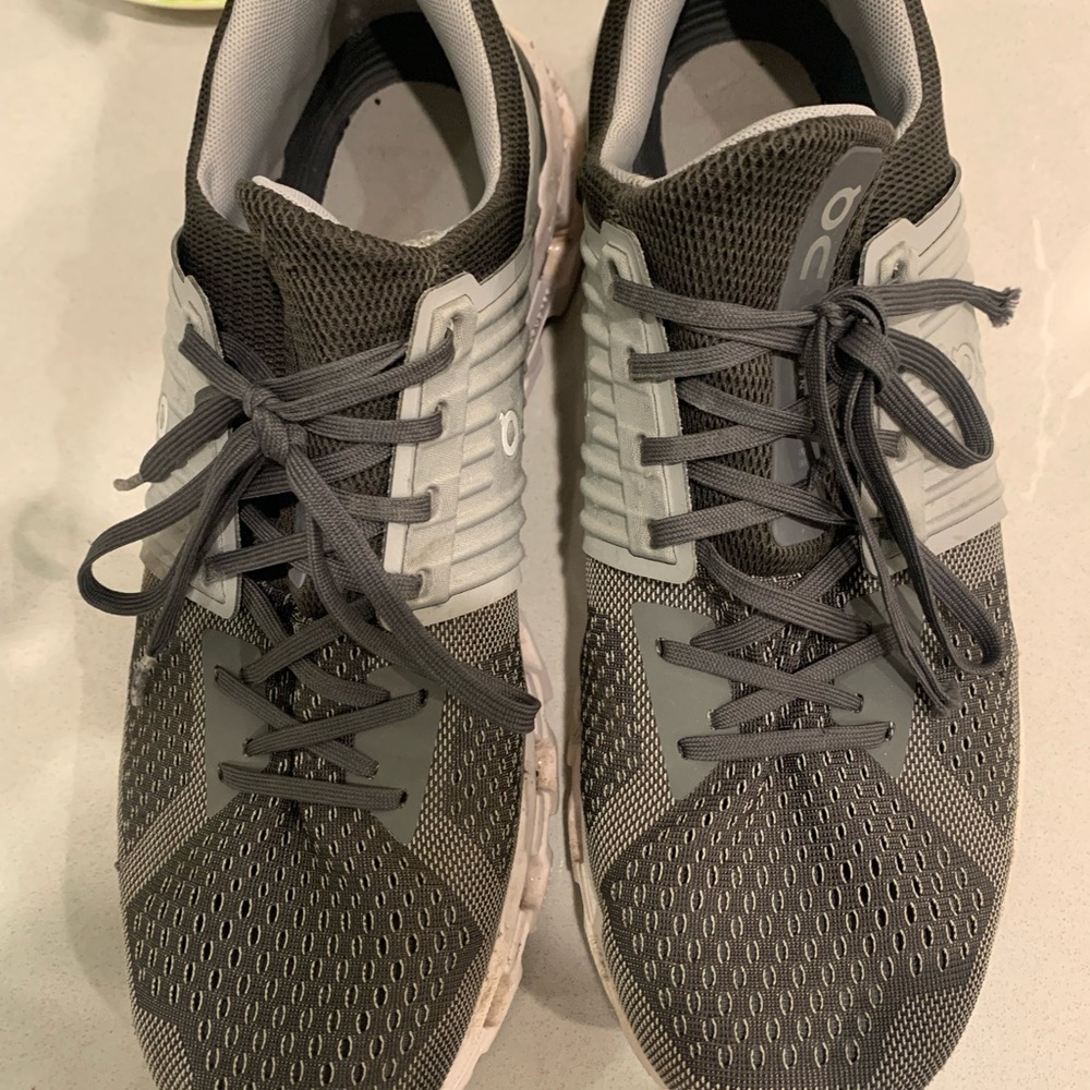 On Running-Cloud Mens on cloud sneakers + gray. Size 12